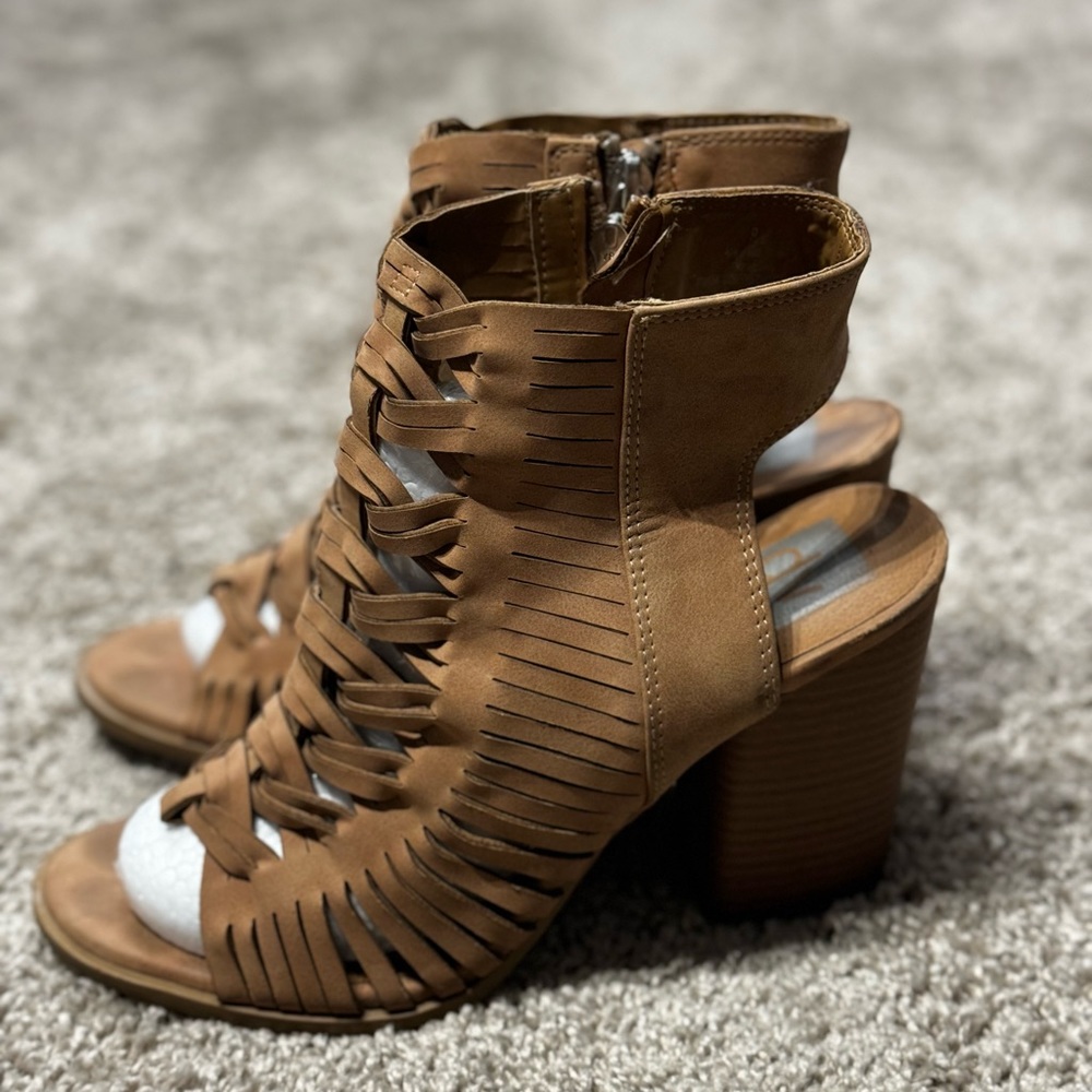 Dolce Vita Tan heels